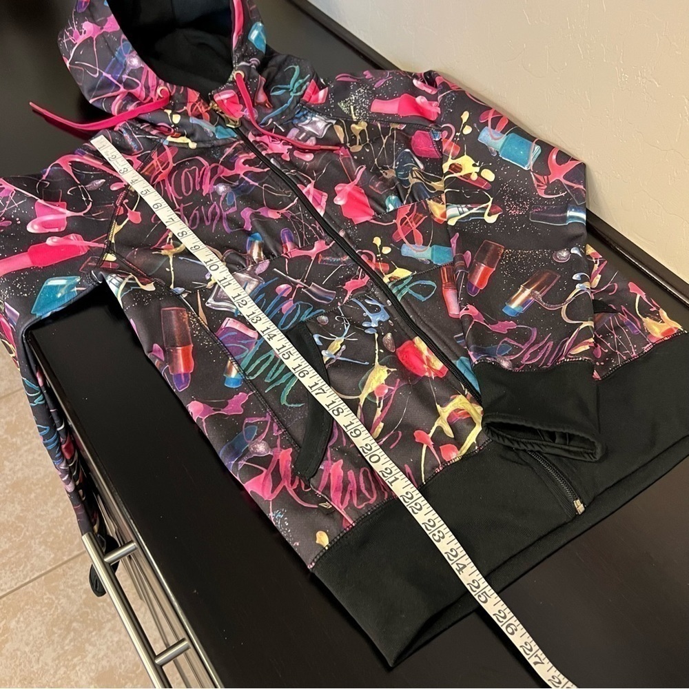 Volcom × B4BC Lipstick Nail Polish Hoodie
Jacket Womens, multicolor,size Small - Picture 16 of 16